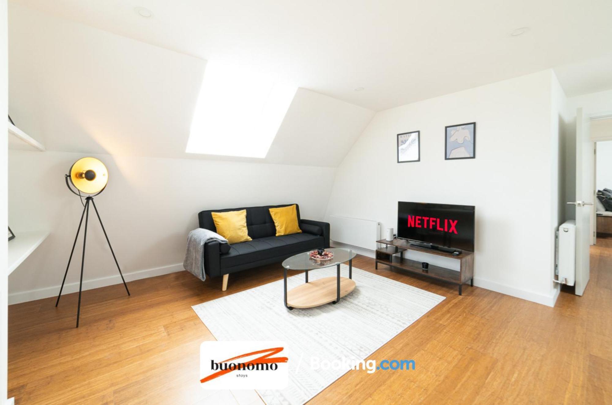 Two Bedroom Apartment At Buonomo Stays Short Lets & Serviced Accommodation London Exterior foto