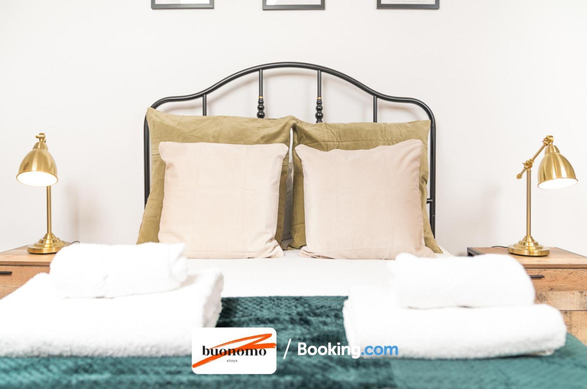 Two Bedroom Apartment At Buonomo Stays Short Lets & Serviced Accommodation London Exterior foto