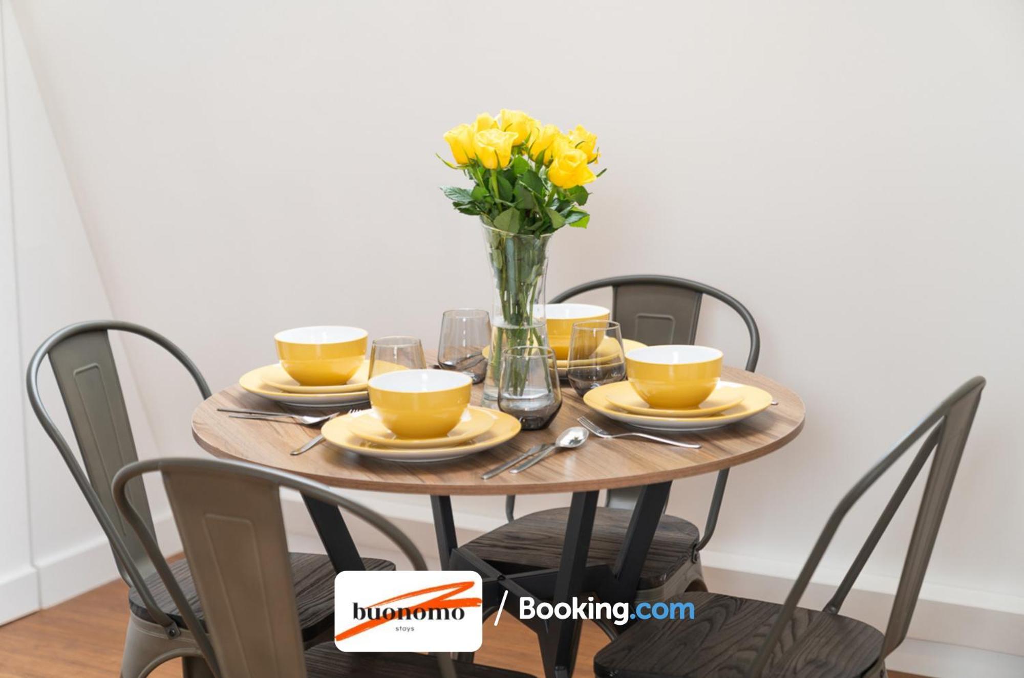 Two Bedroom Apartment At Buonomo Stays Short Lets & Serviced Accommodation London Exterior foto