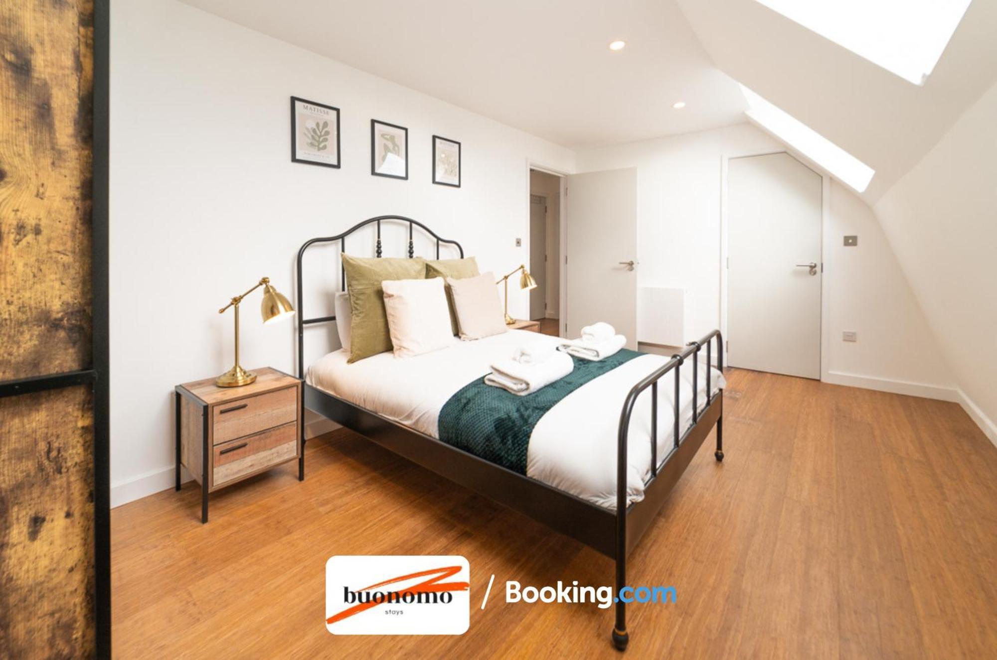Two Bedroom Apartment At Buonomo Stays Short Lets & Serviced Accommodation London Exterior foto