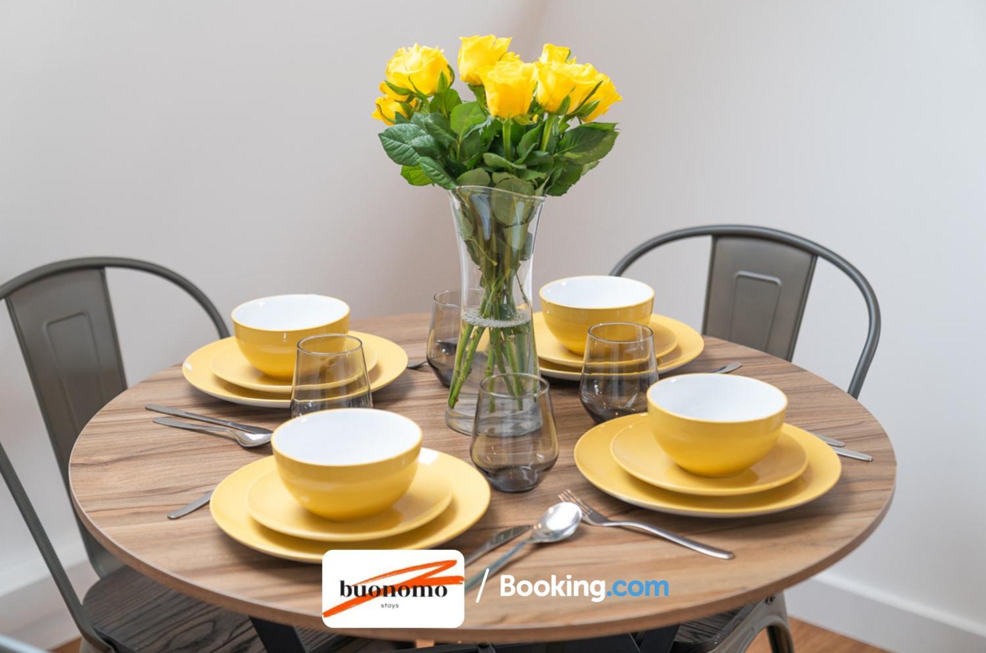 Two Bedroom Apartment At Buonomo Stays Short Lets & Serviced Accommodation London Exterior foto